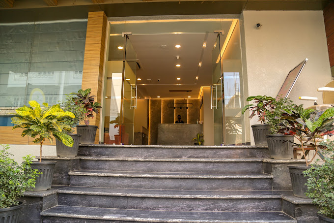 Four Leaf Hotel - Sapphire Blue, Varanasi Varanasi [Hotel Entrance]
