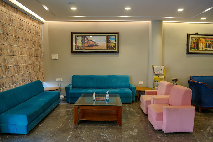 Four Leaf Hotel - Sapphire Blue, Varanasi Varanasi [Hotel Seating Area]