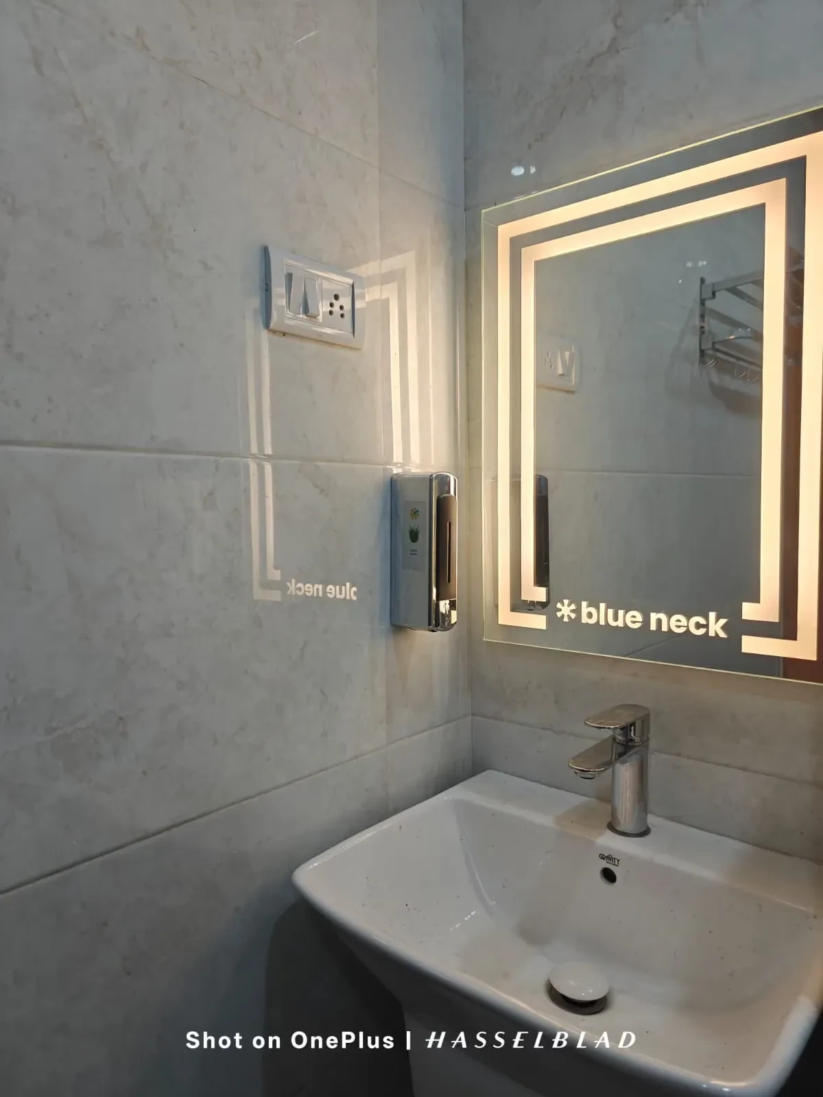 Hotel Blue Neck Ayodhya [Shaving Mirror]