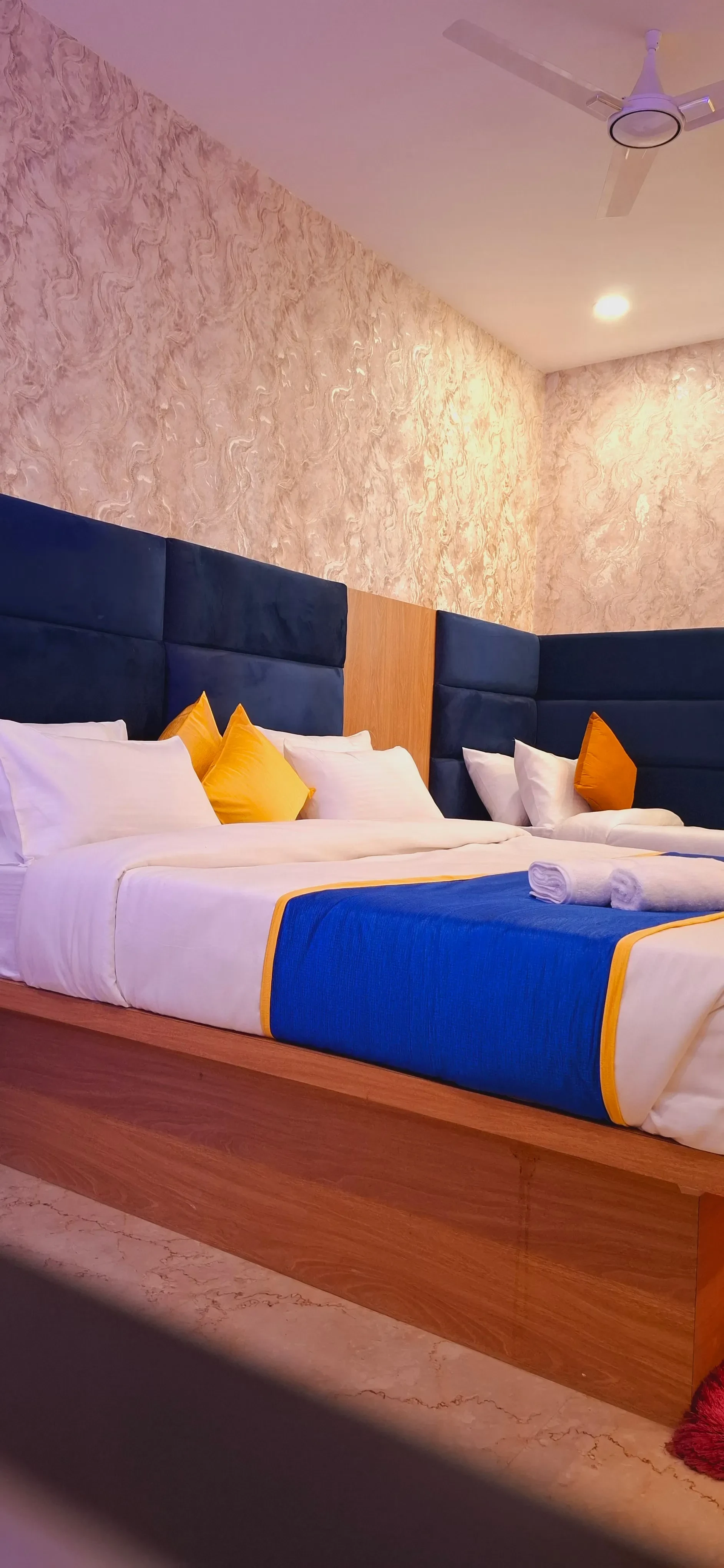 Hotel Blue Neck Ayodhya [Twin Bed]