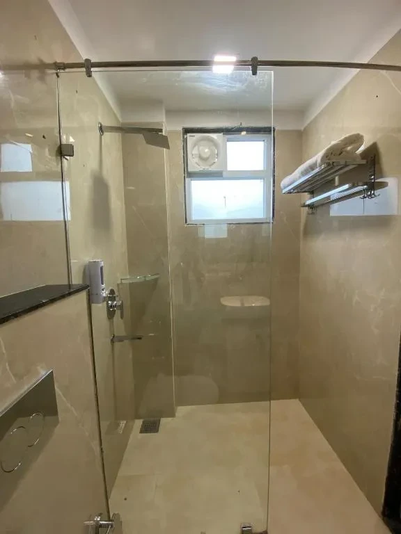 Hotel Glorious Grand, Varanasi Varanasi [Washroom 1]