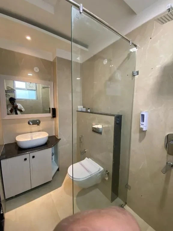 Hotel Glorious Grand, Varanasi Varanasi [Washrooms]