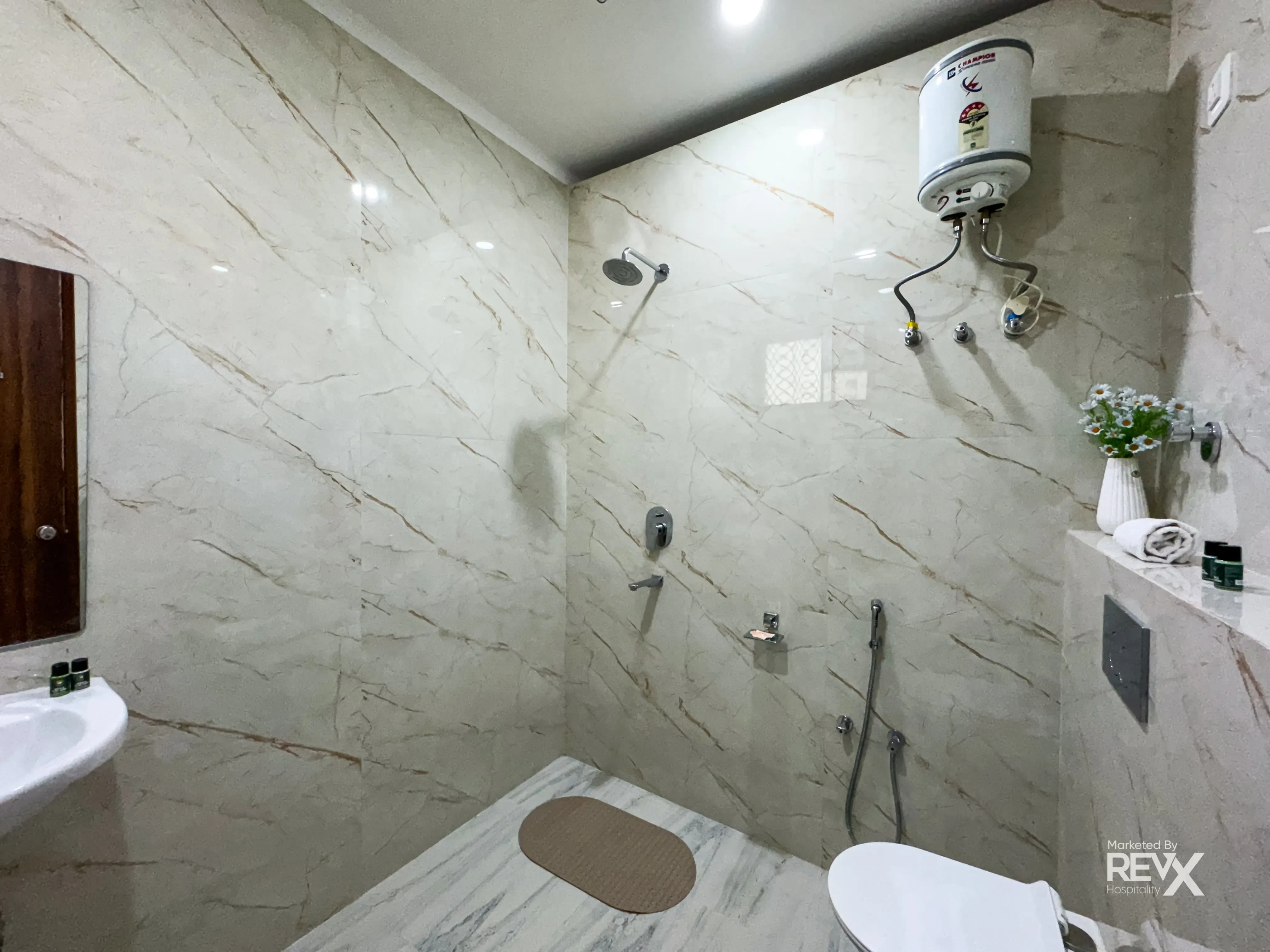 Hotel Guru Sadan Ayodhya [Attached Washroom]
