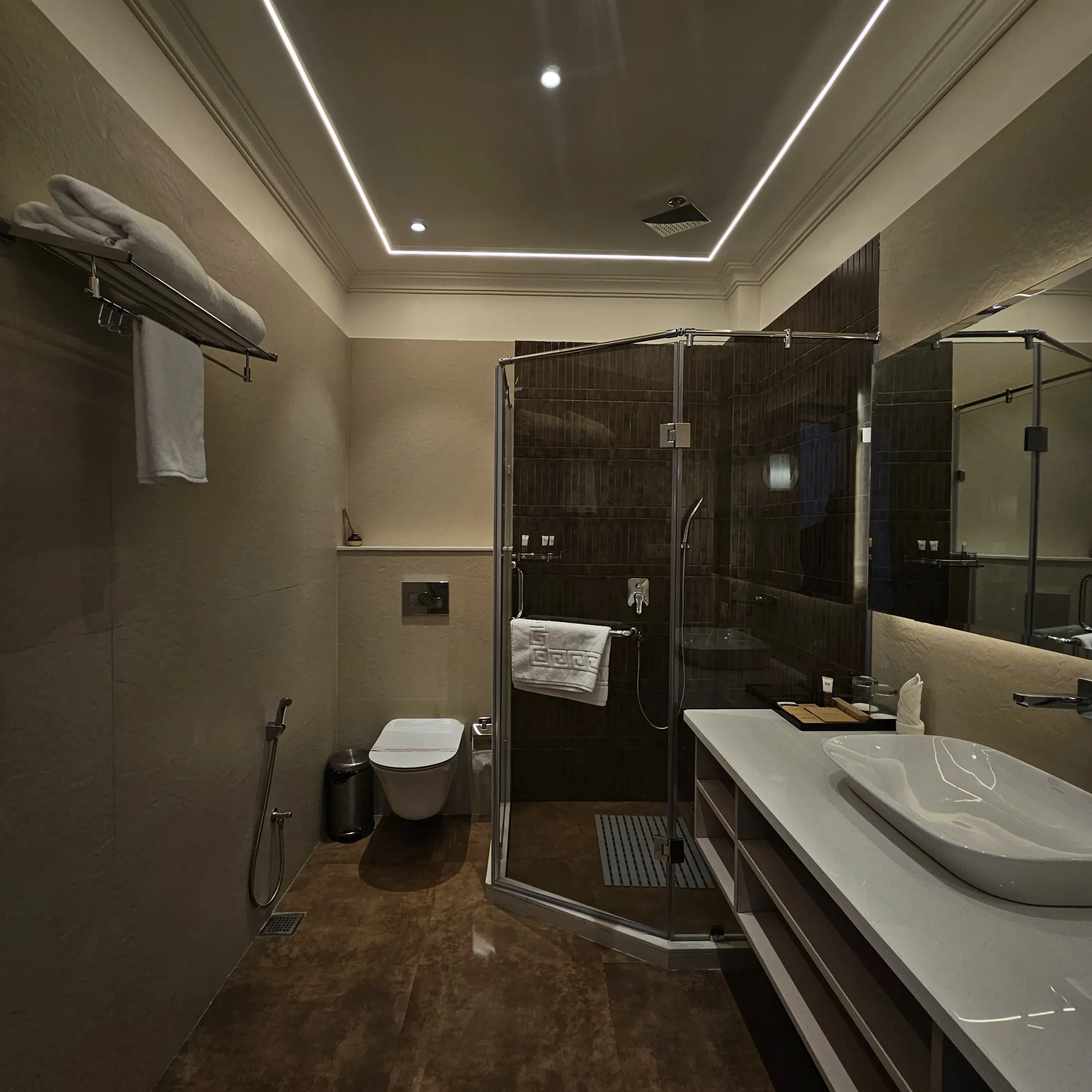 Hotel Narayan Kothi Varanasi [Attached Washroom]