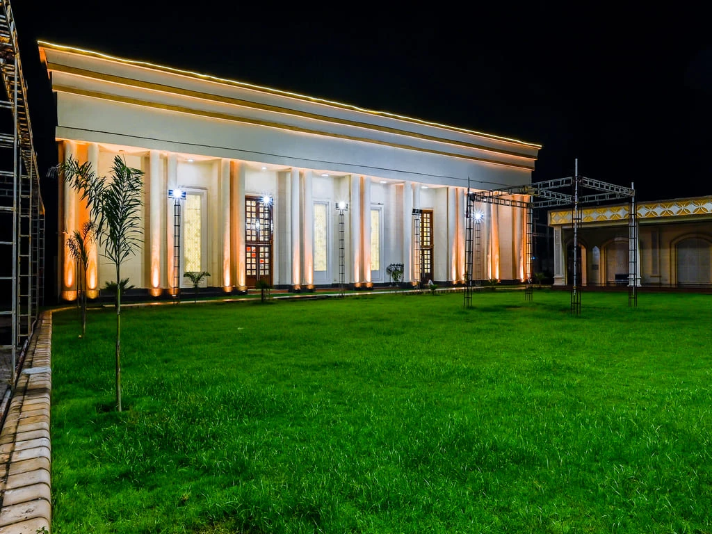 Hotel SKS Grand Palace Vrindavan [Lawn]