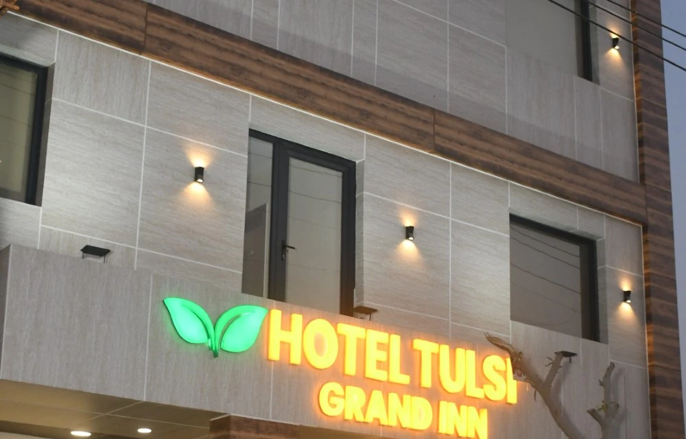 Hotel Tulsi Grand Inn Vrindavan Vrindavan [Pura Hotel Ek Frame Mein]