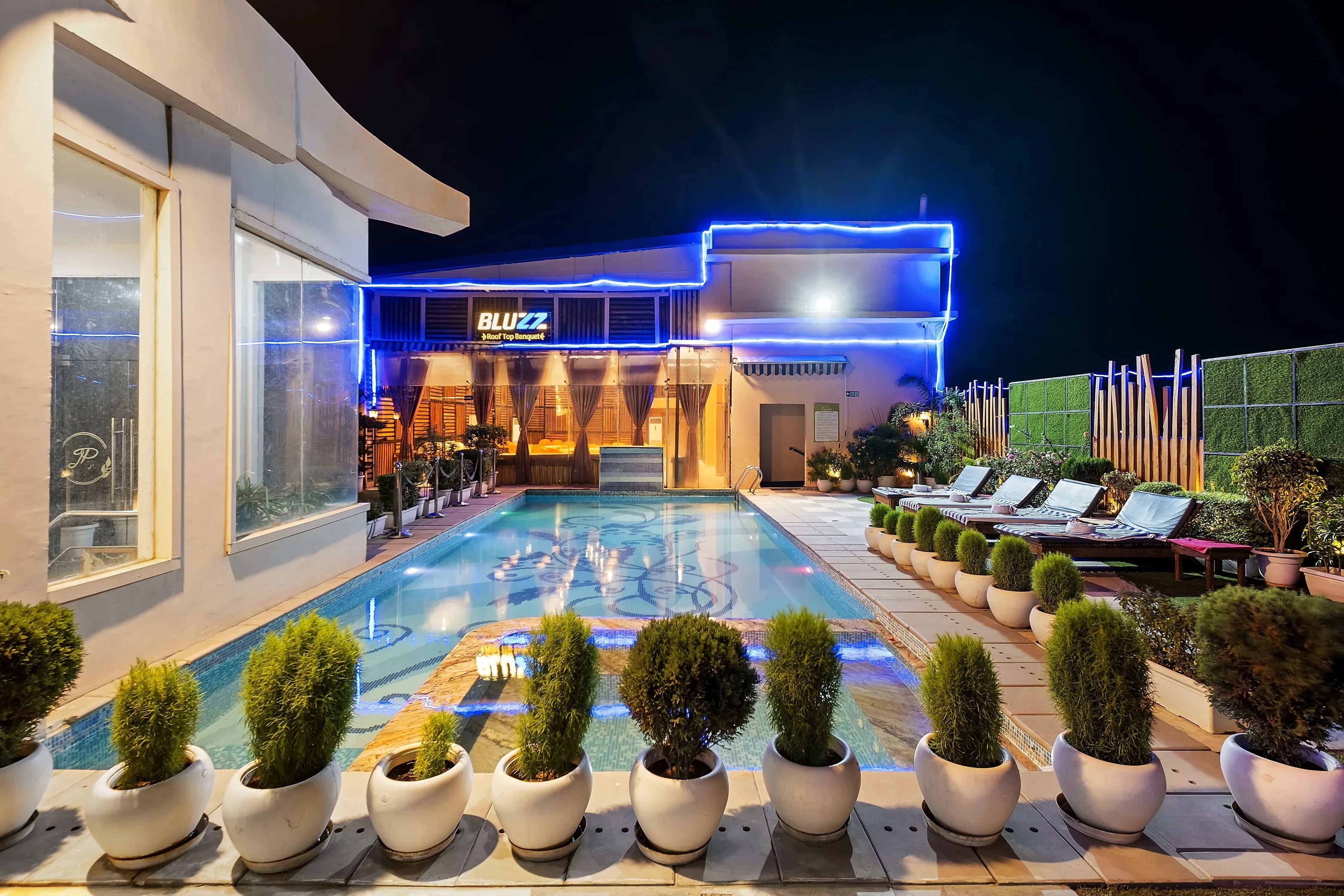 Primeland Hotel, Varanasi Varanasi [Pool]