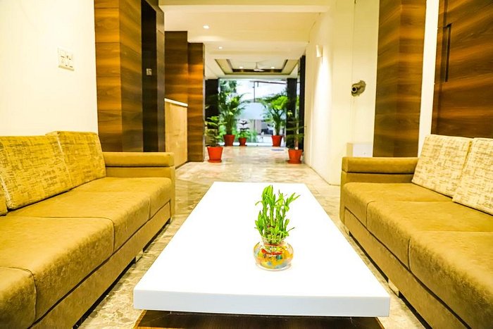 Radhe Bihari Nikunj Inn & Restaurant Vrindavan [Lobby]