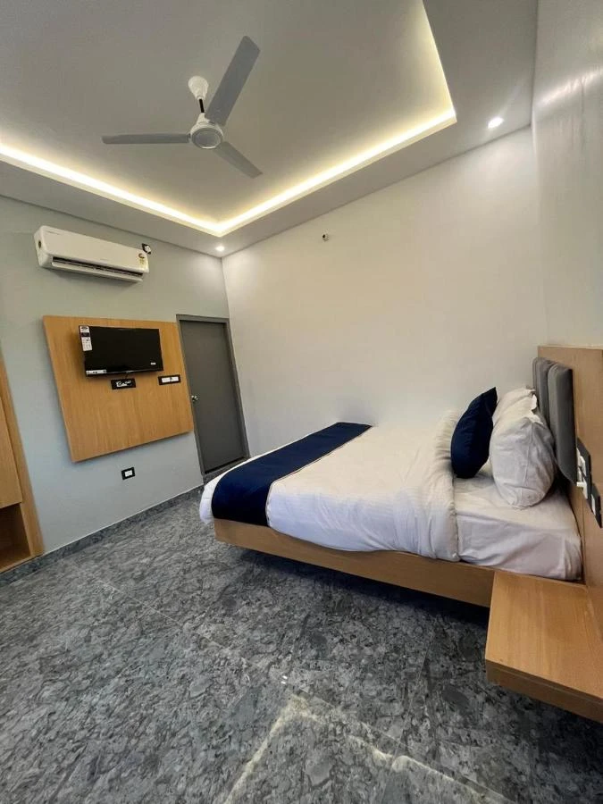 Hotel Kingston Buffet Restaurant, Ayodhya Ayodhya [Hotel Family Room With Wall AC]