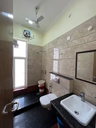 Hotel SKS Grand Palace Vrindavan [Clean And Modern Bathroom Attached To The Room]