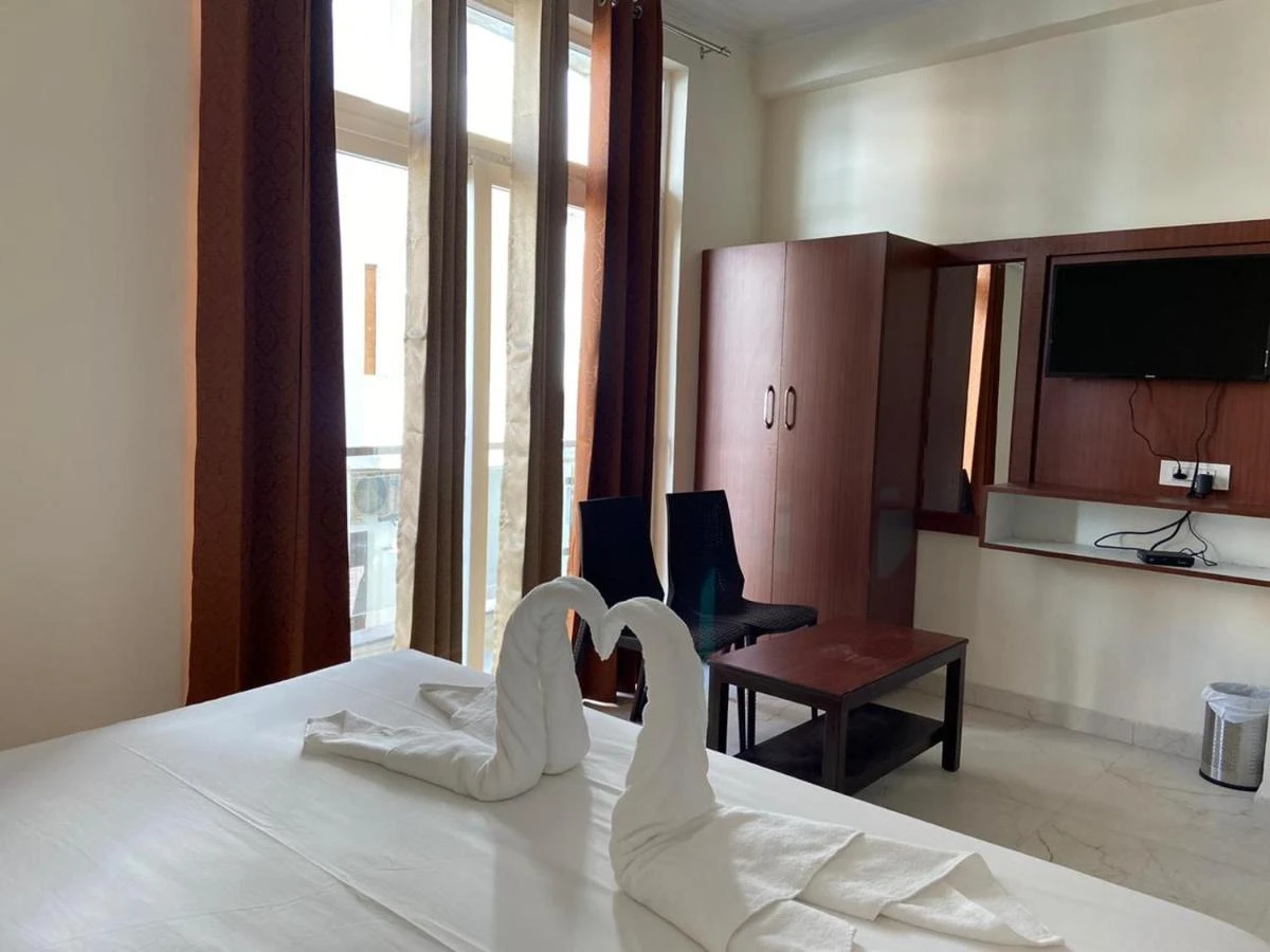 Hotel The Shivaay - Delight Inn Rishikesh Rishikesh [Wall-mounted Flat-screen TV For Entertainment]