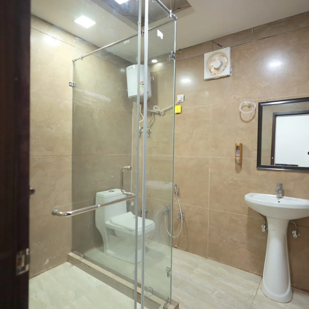 Hotel Tulsi Garden Vrindavan [Clean And Modern Bathroom Attached To The Room]