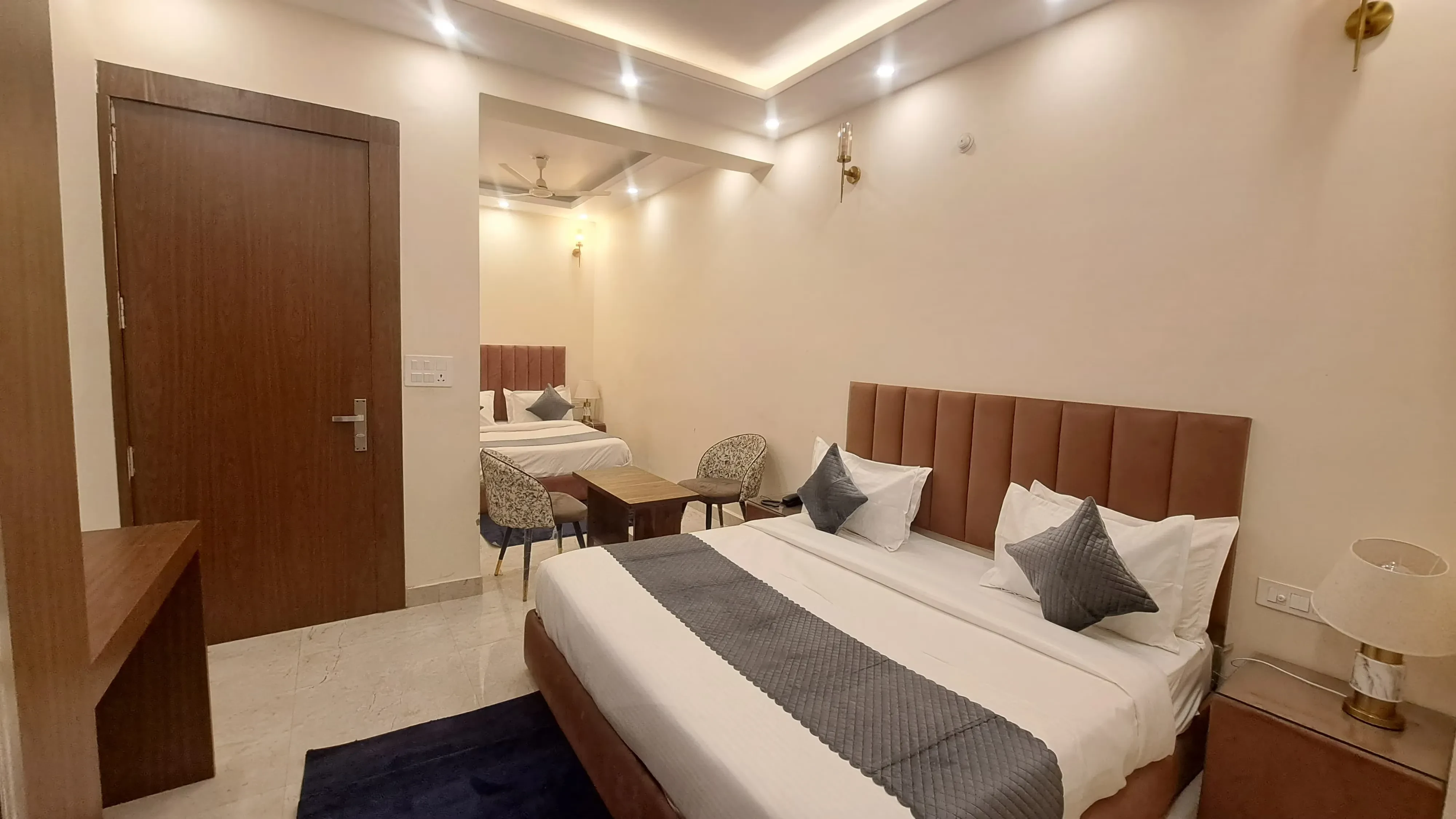 Radha Vrinda Hotel Vrindavan [Radha Vrinda Hotel Vrindavan]