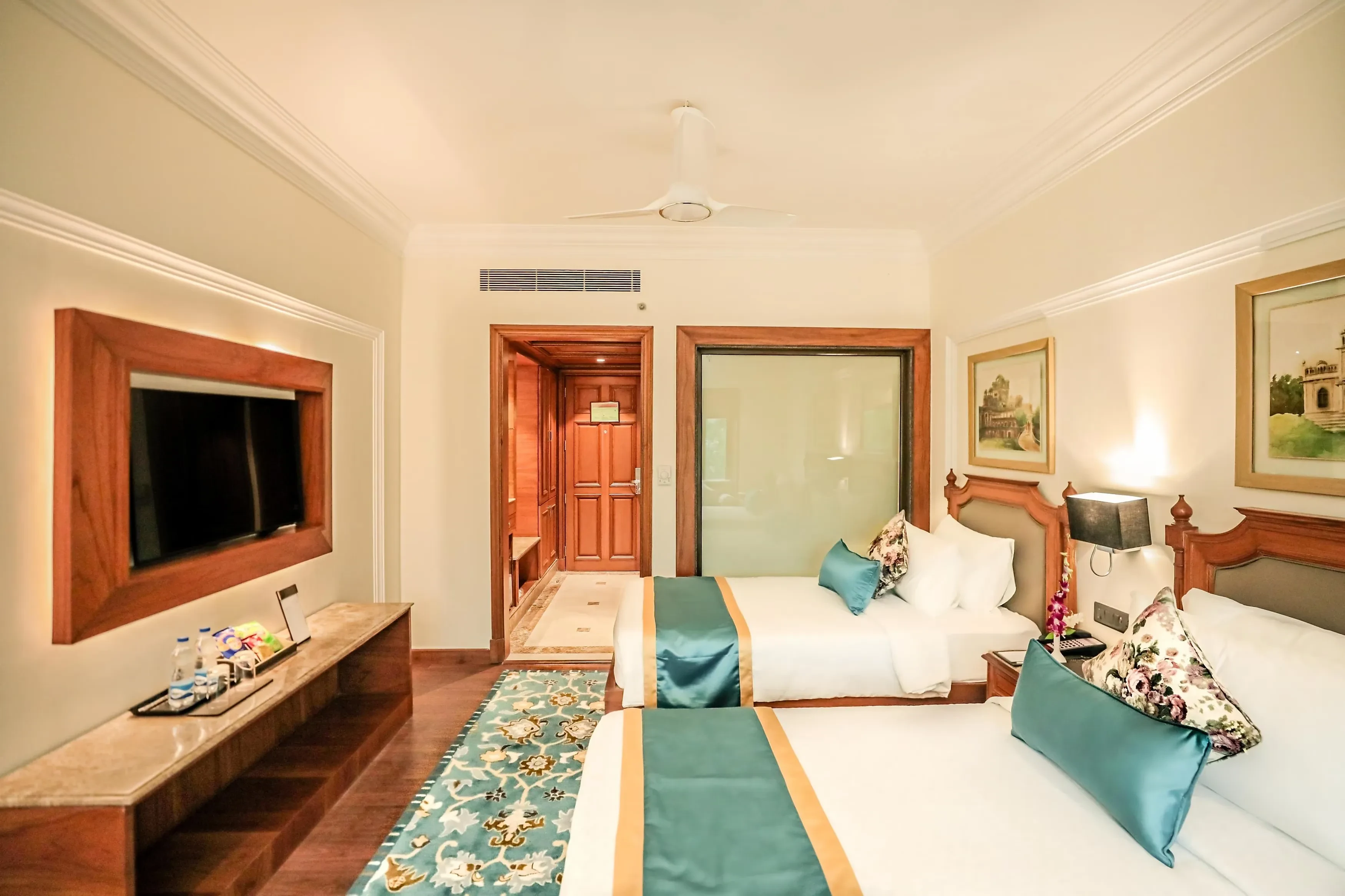 Regenta Central Lucknow Lucknow [Single Bed]